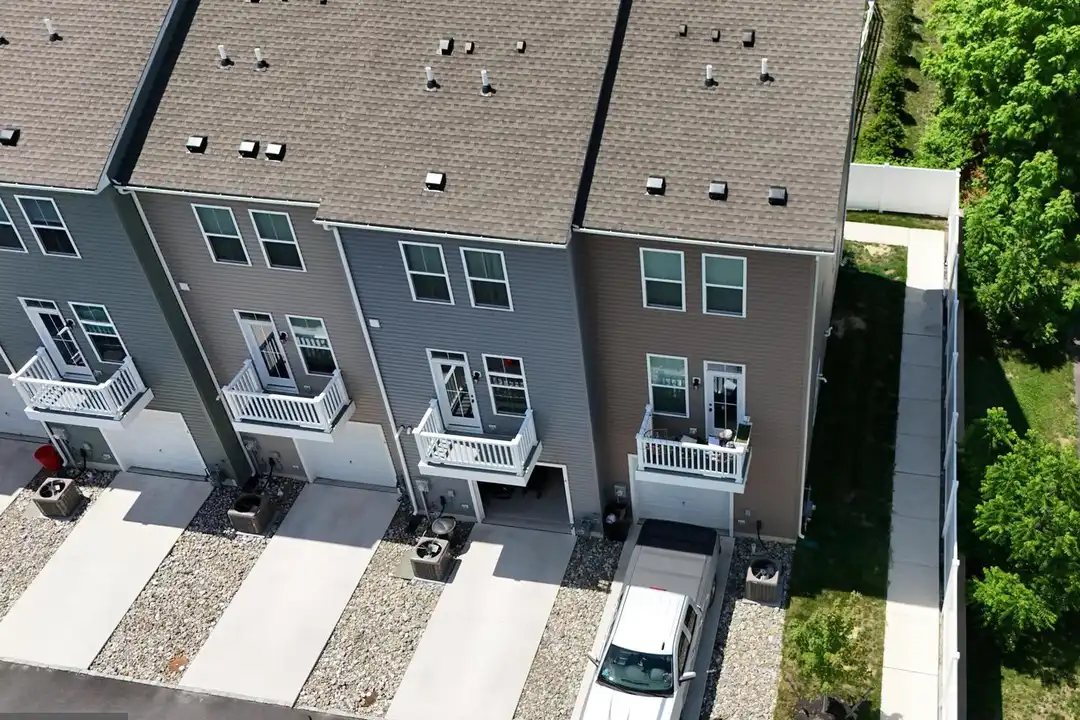 2 Sidney Ln - View 5