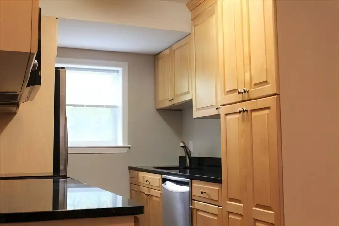 148 Newton St unit 3 - View 4
