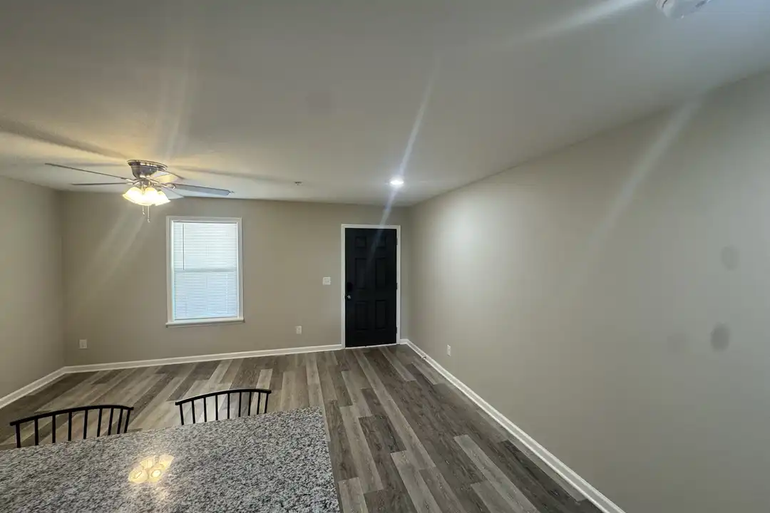 121 Jefferson Ave W unit 4 – photo 1 of 6
