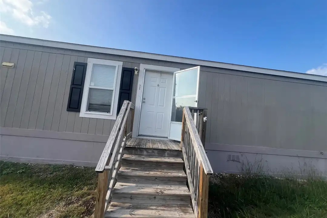 215 Greenfield Rd - View 3