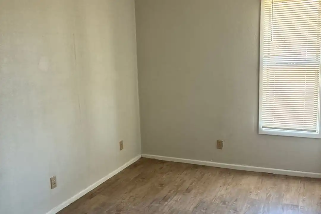 4801 36th St - View 6