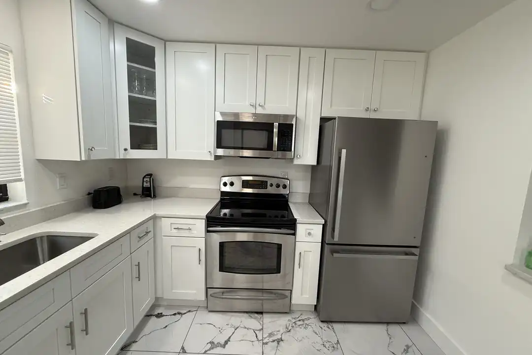188 Boundary Blvd unit B – photo 1 of 23