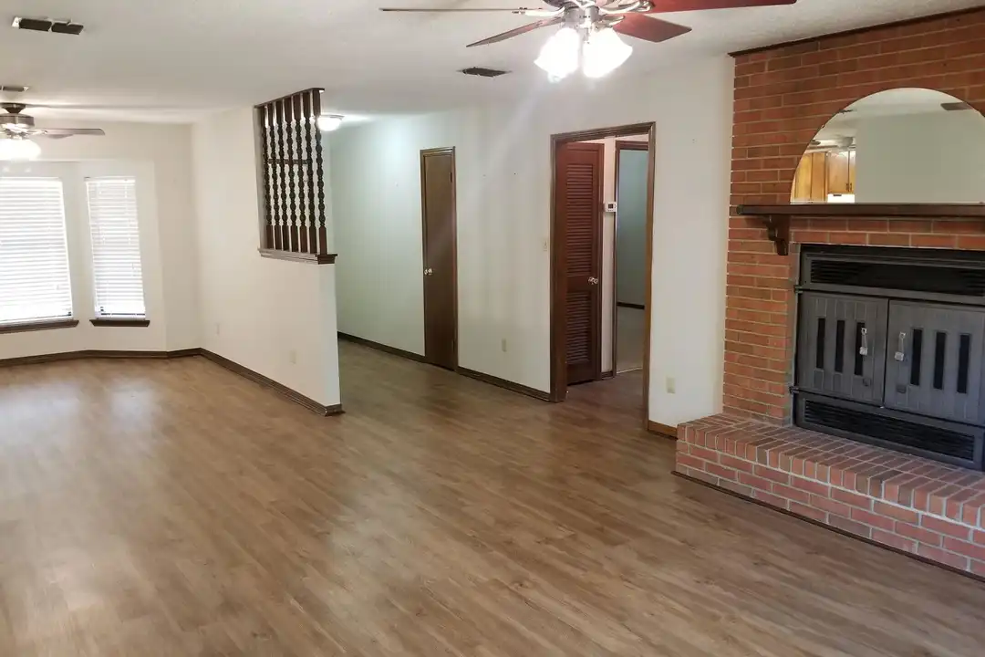 754 Silver Maple Dr - View 5