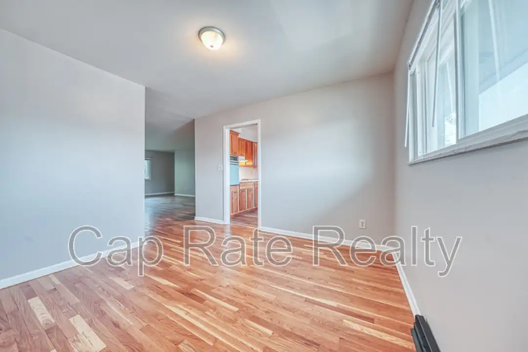 26 S Hampton Rd unit D - More
