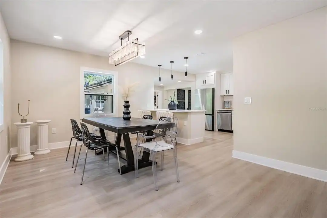 1104 S Lois Ave – pohled 6