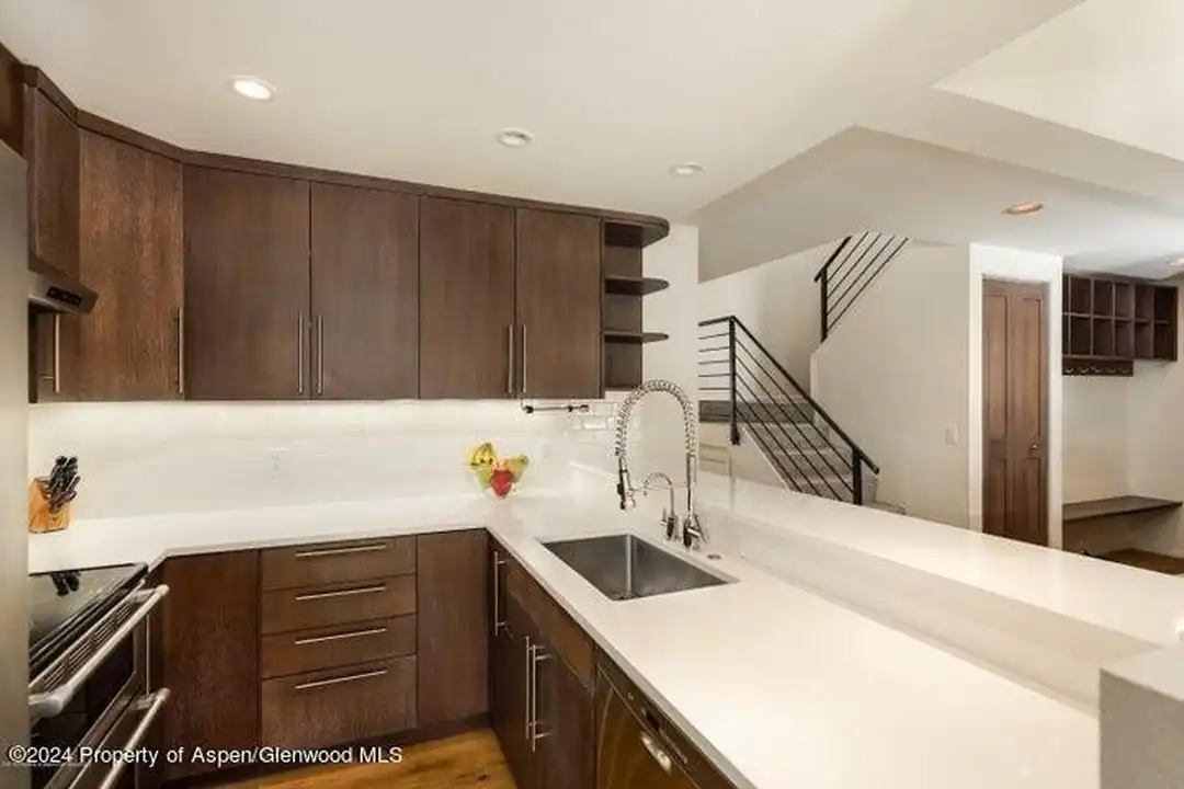 Apartment in Snowmass Village - More