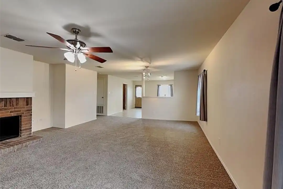 708 Moss Glen Trail - View 3