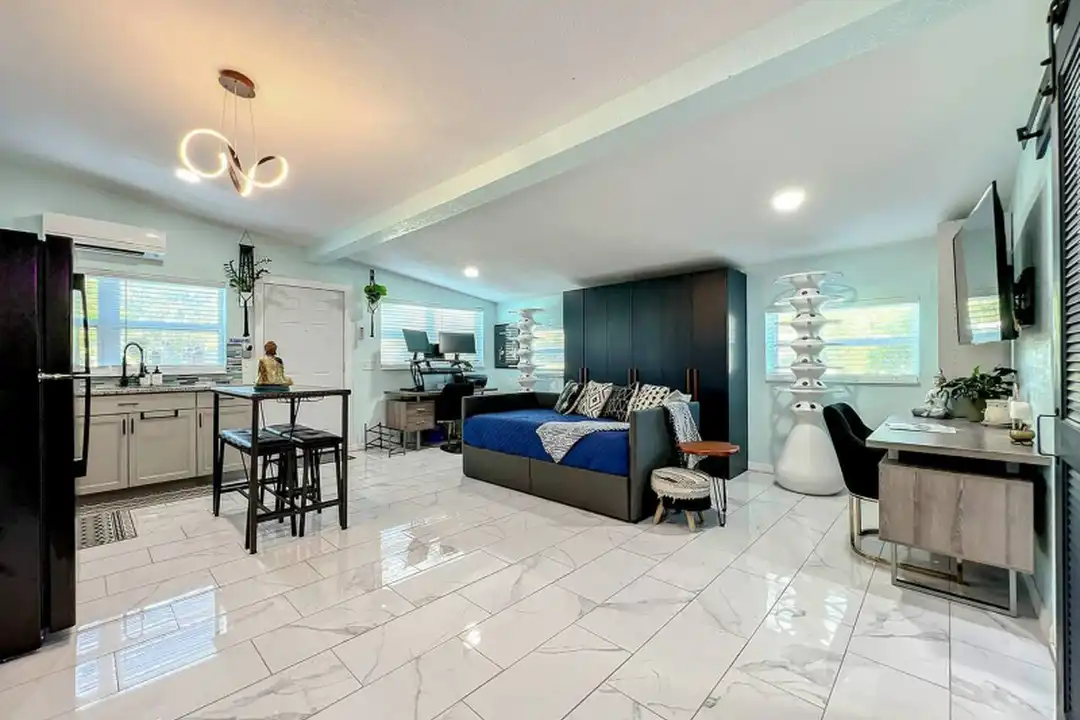 1245 Catalpa Ln unit 4 - View 4