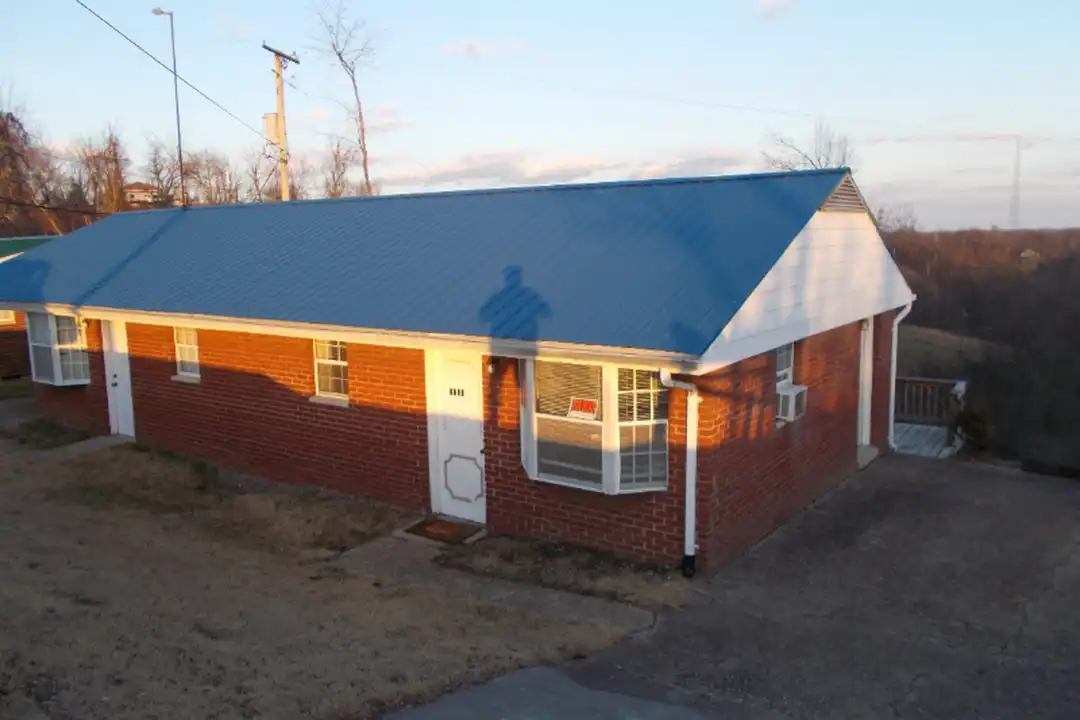 3262 8th St – photo 1 of 9