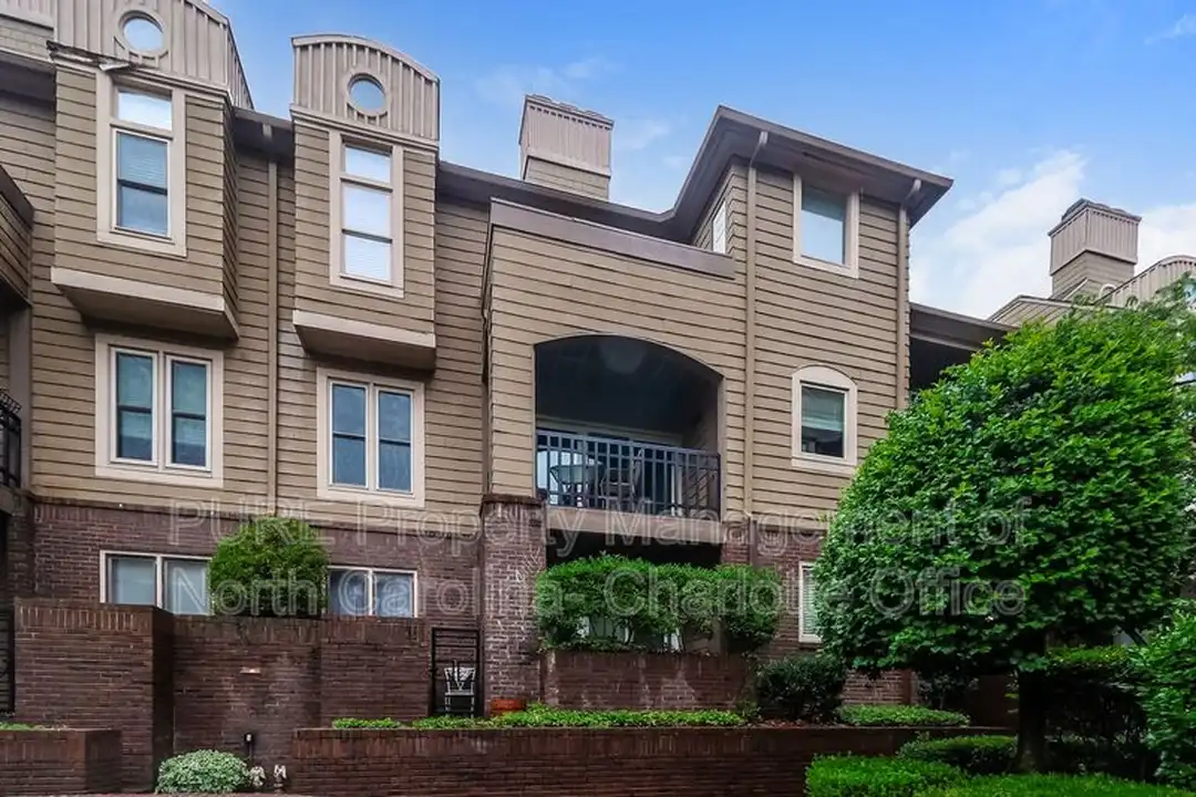 Apartment in Charlotte - View 3