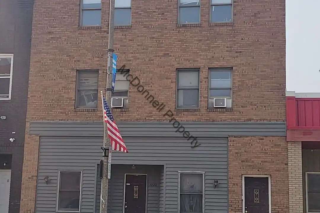 1022 15th Ave unit Unit 6 – photo 1 of 8