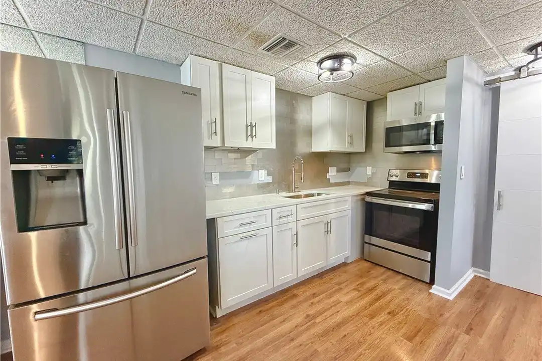1835 42nd Ave - View 6