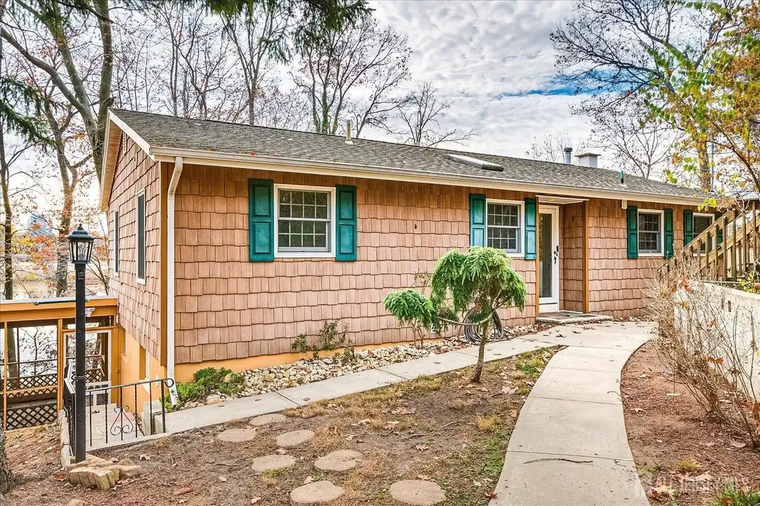 23 Cardownie St - View 2