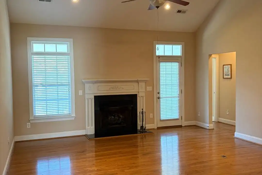 125 Gramercy Ct - More