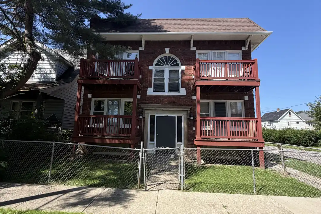 3412 E 147th St unit 2 – photo 1