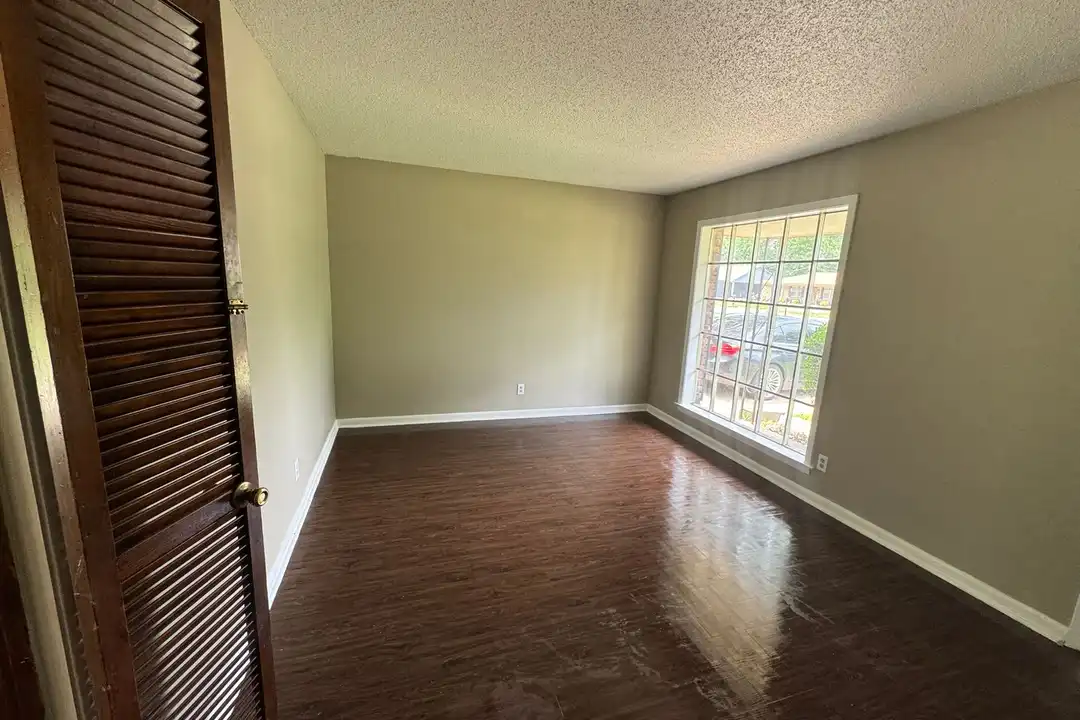 House in Memphis - View 3