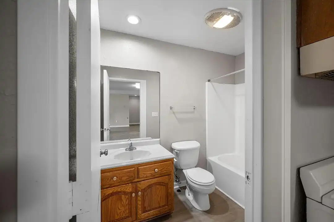 Toledo Circle Apartments – photo 1
