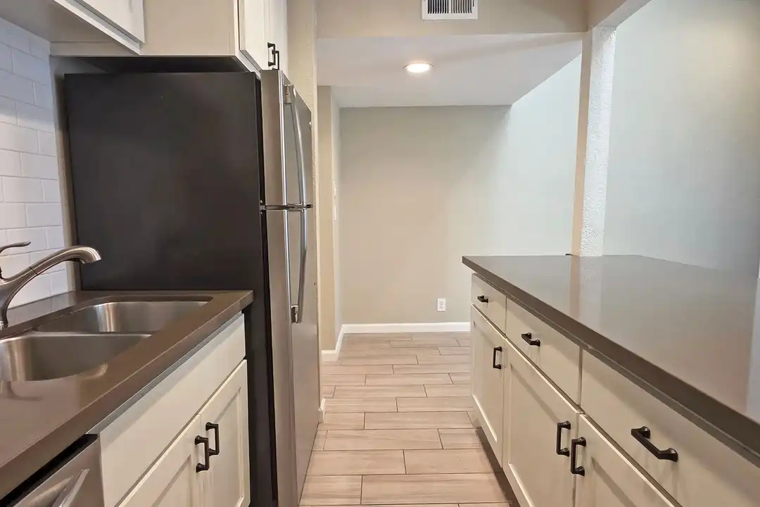 2222 I St unit 15 - View 6