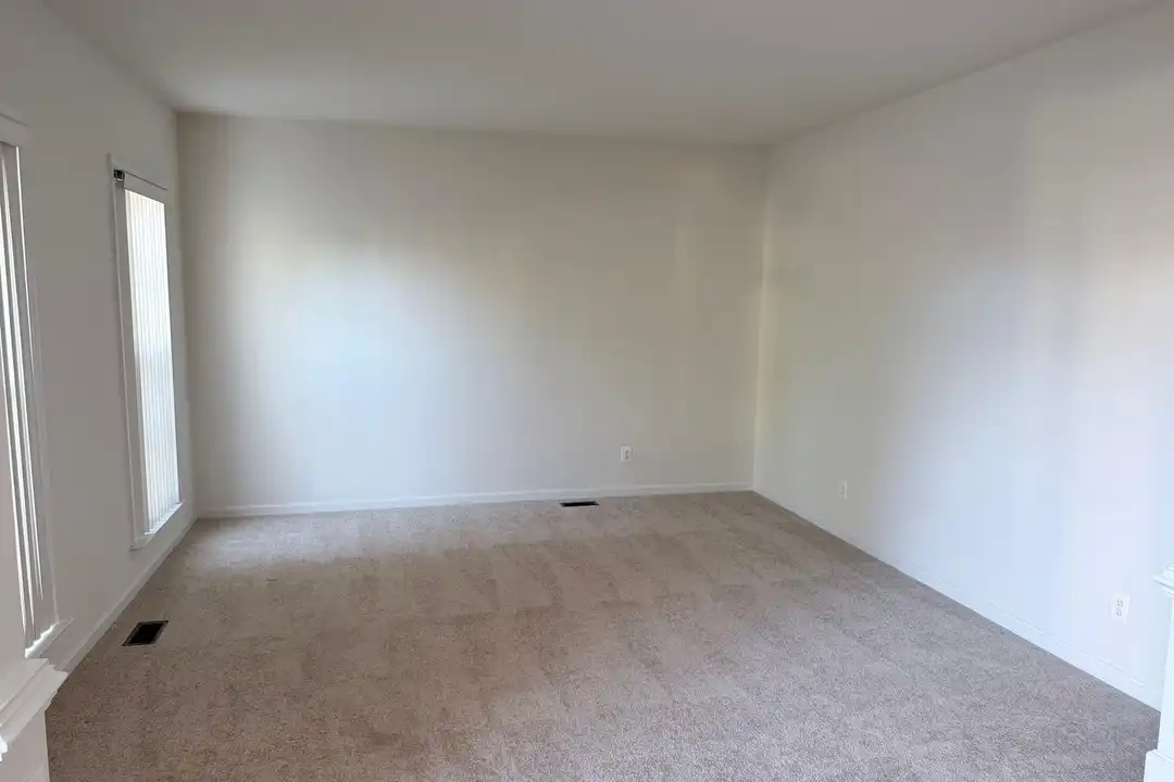 5970 Spout Spring Ct - View 4