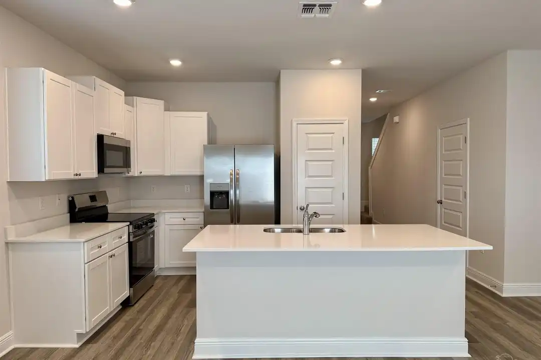 4067 Pendragon Cir - View 3