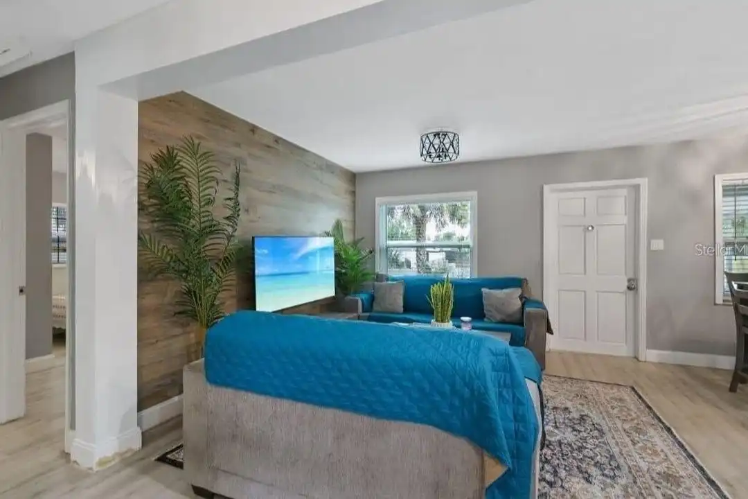 2911 E 97th Ave - View 6