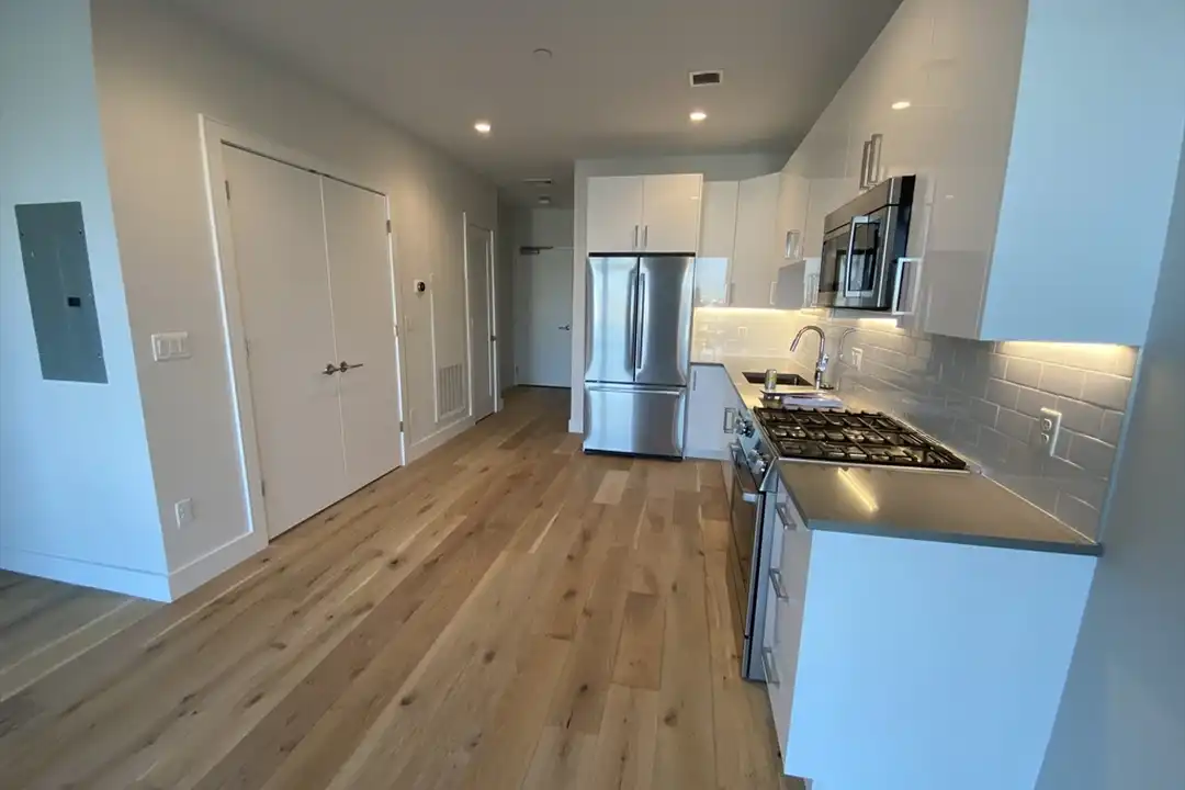 420 W Broadway unit 402 - View 2