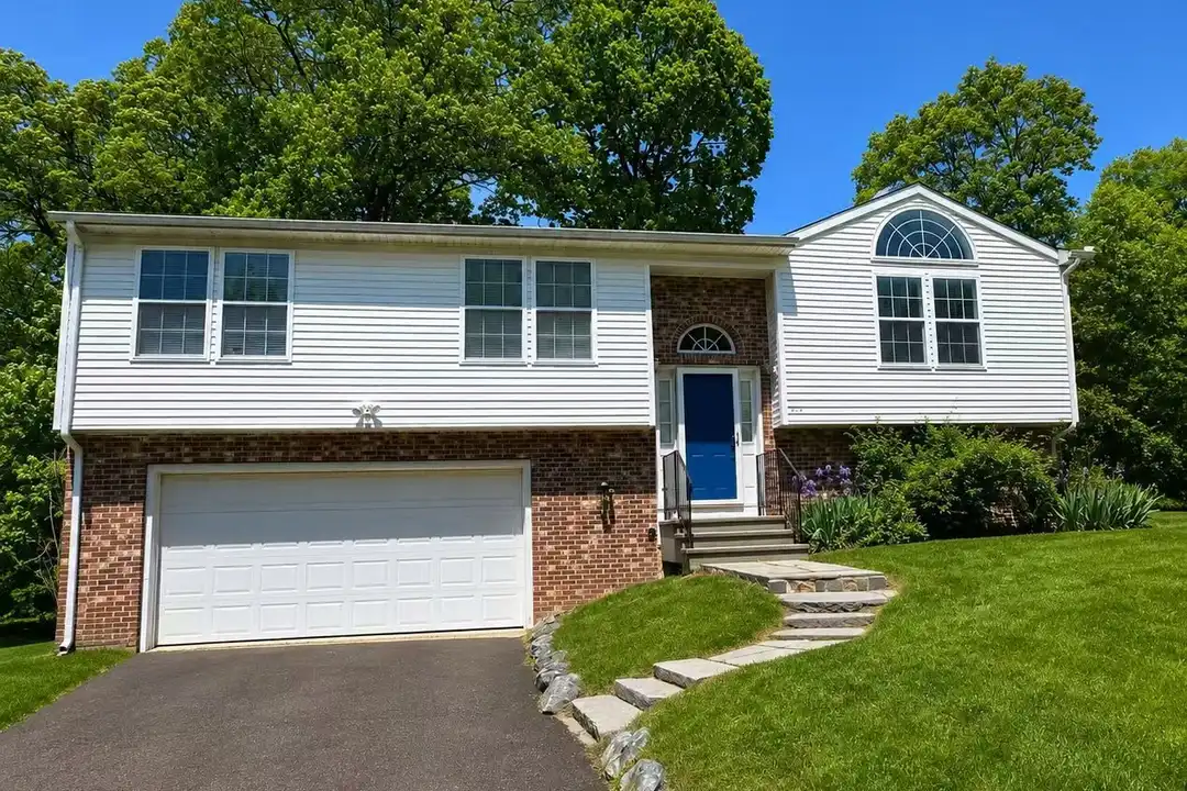 374 Stevenson Rd – photo 1