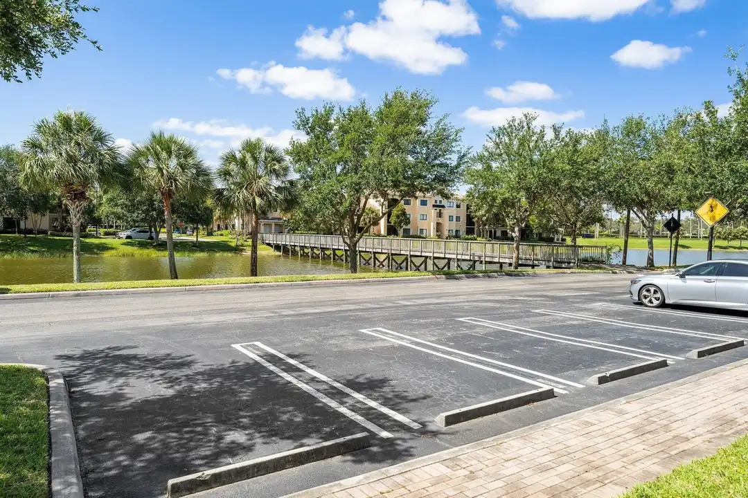 Apartment in Palm Beach Gardens - View 5