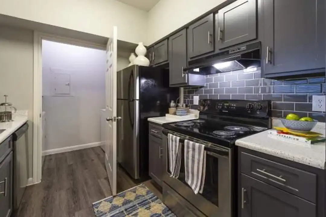 9782 Windwater Dr – pohled 2