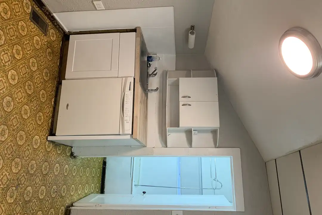 3279 Regent Rd – photo 1