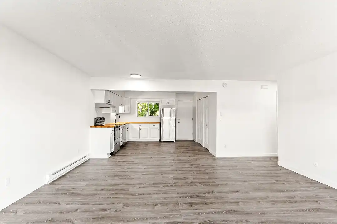 Eastside Village Apartments – photo 1