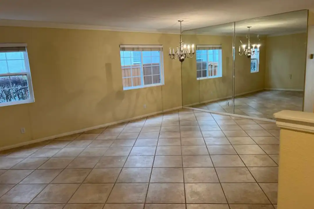 31671 Sandhill Ln - More