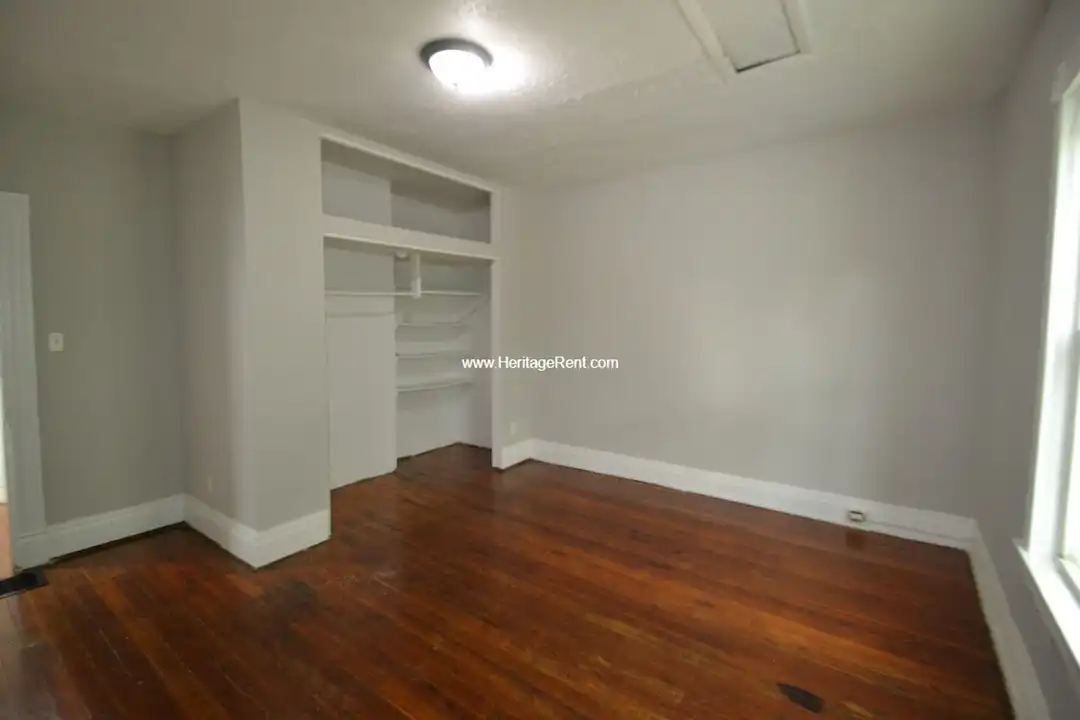 310 E 16th St - View 4