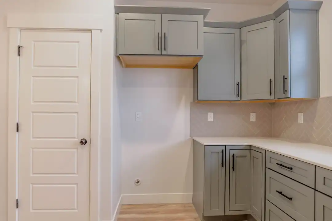 Apartment in Eagle Mountain - View 5