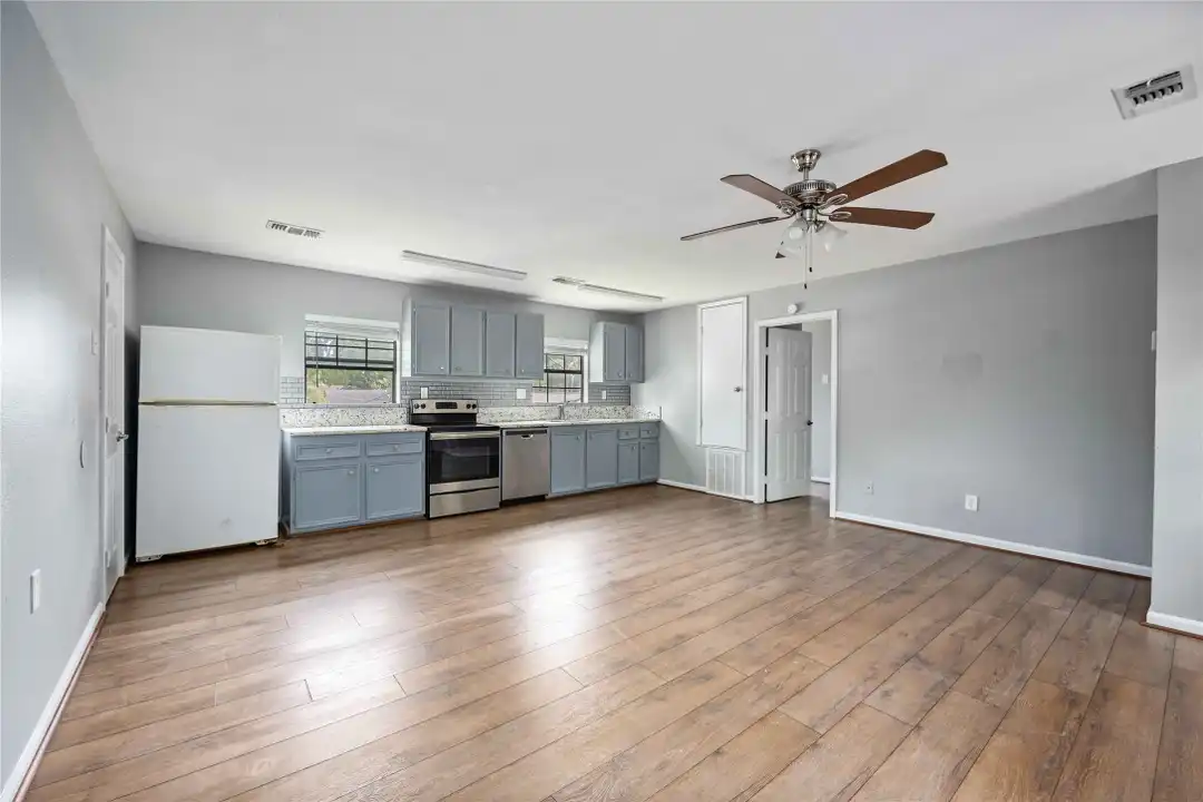 2119 N Austin Ave unit C - View 6