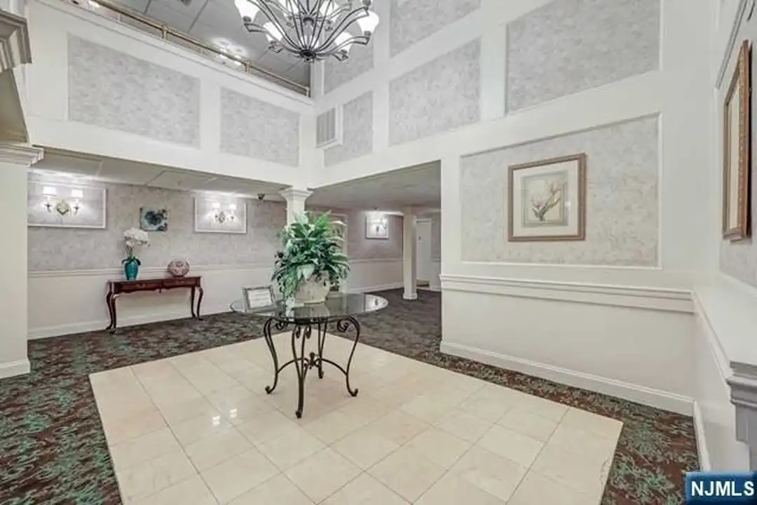 131 Clinton Pl #203 - View 4