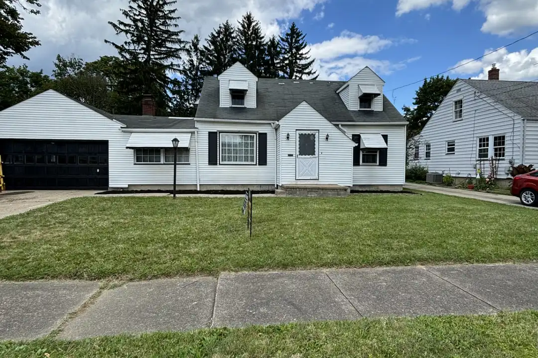 412 Joan Ave SE – photo 1