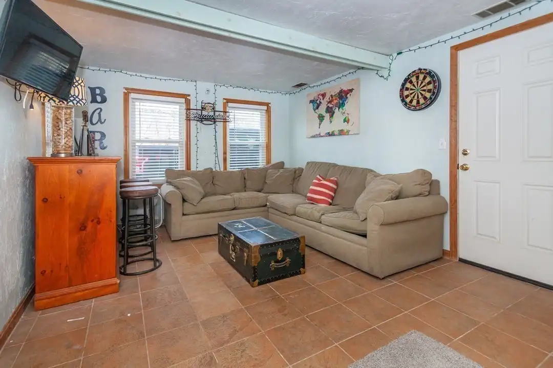 57 Victory Rd unit 1 - View 5