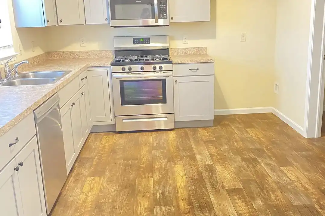 20 Skip Ln - View 4