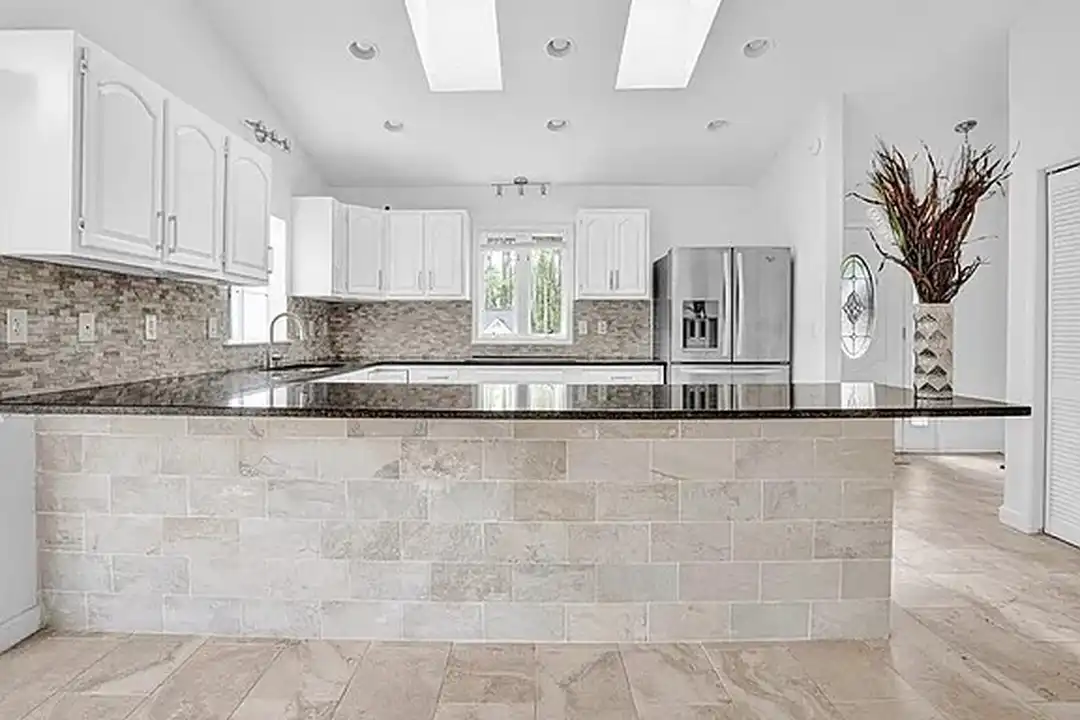 House in Sanford - View 3