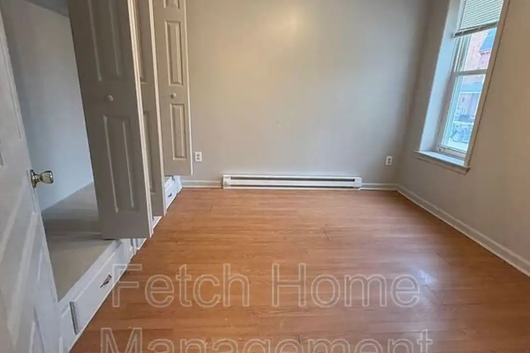 225 Front St - View 3
