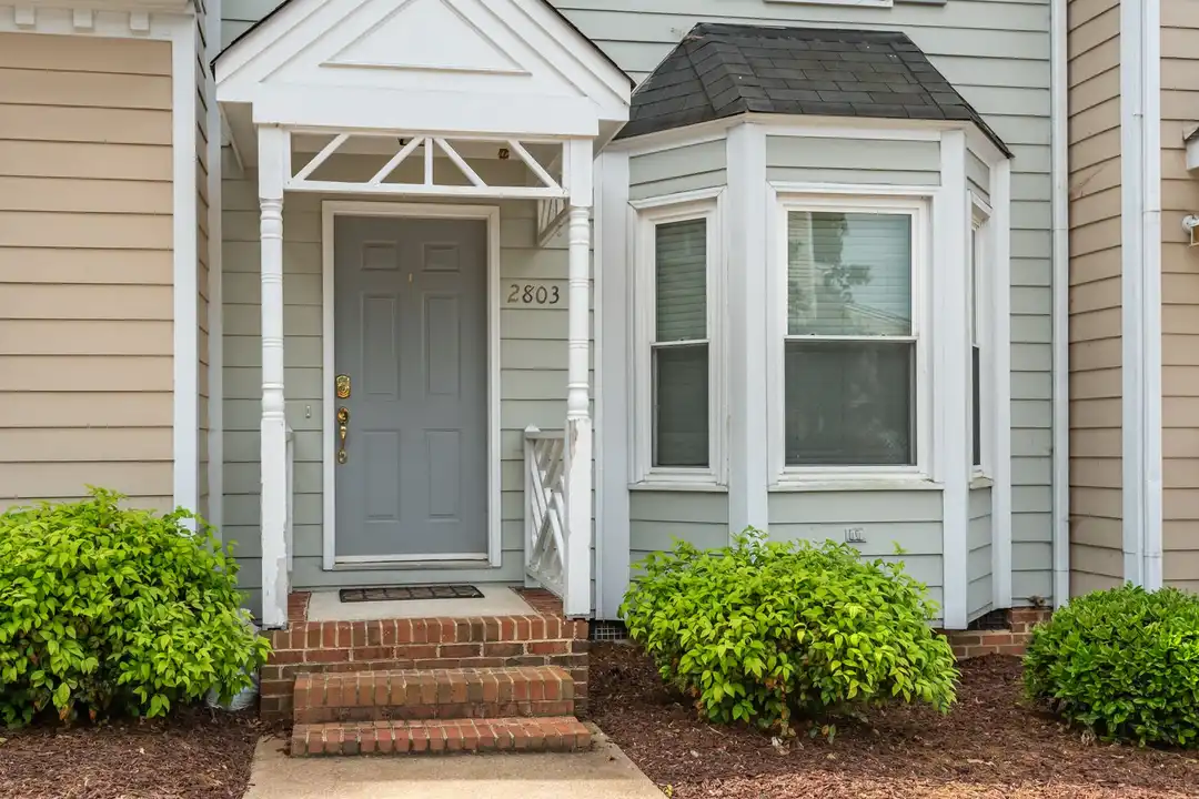 2803 Sterling Park Dr – pohled 2