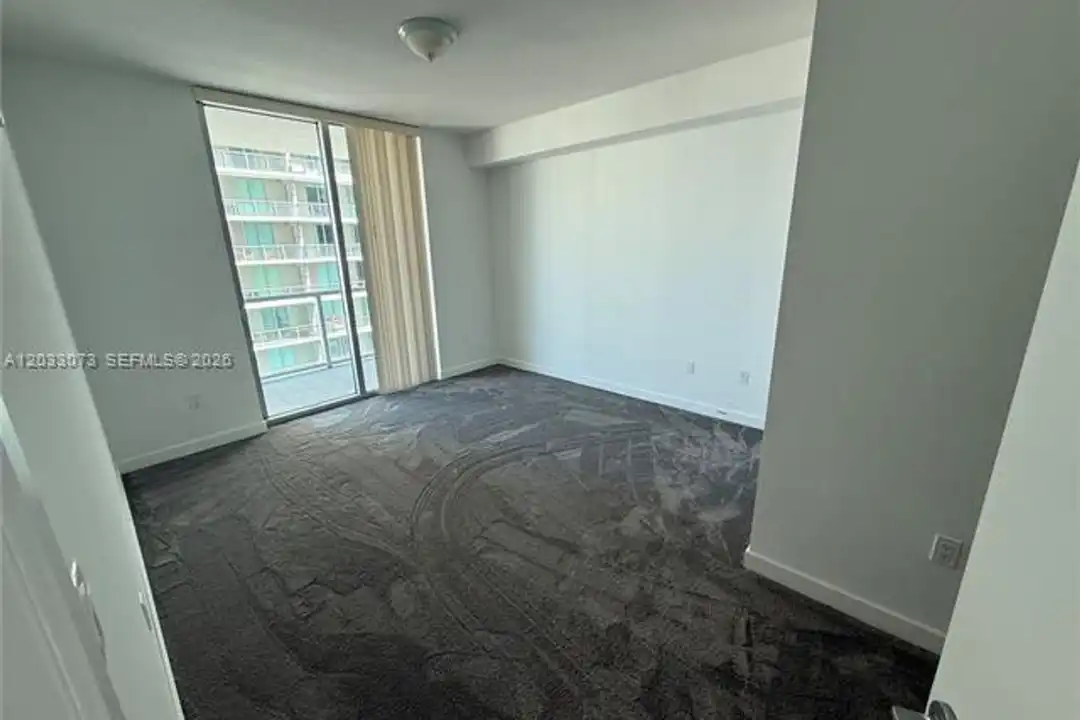 79 SW 12th St unit 79 SW 12 St # 2709-S - View 2