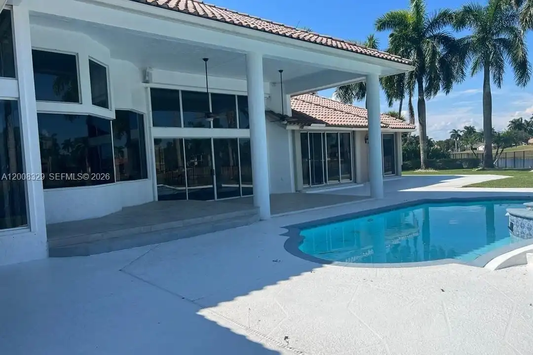 2534 Poinciana Dr - More