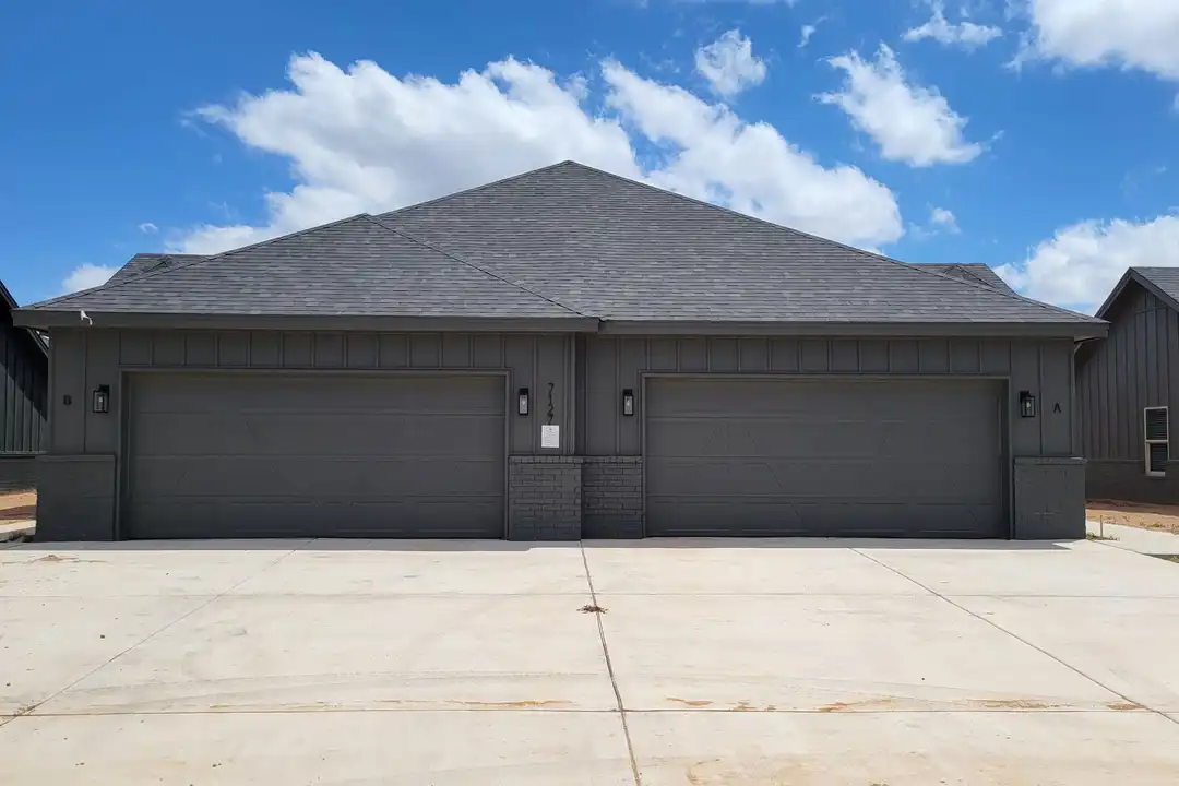7207 22nd Pl unit B TL30 – photo 1