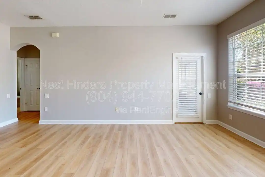 7990 Baymeadows Rd E unit 1017 – další