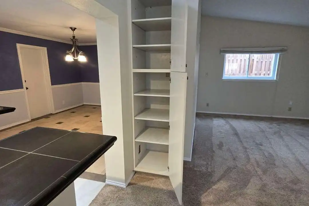 1500 Shirley St NE - More