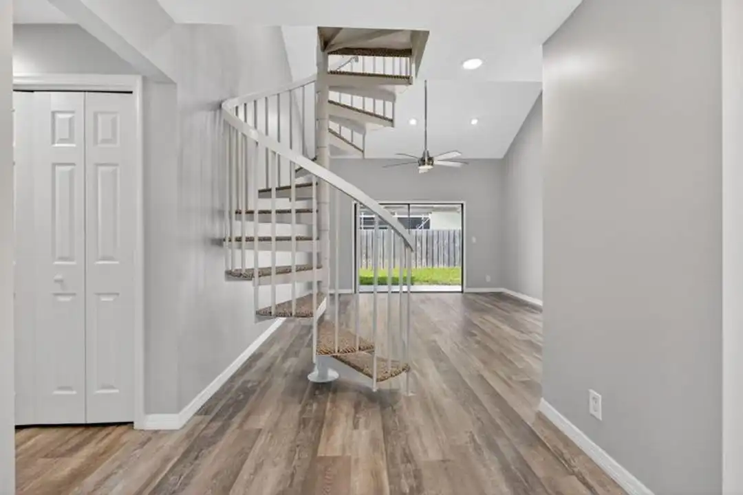 6119 Mullin St - View 5