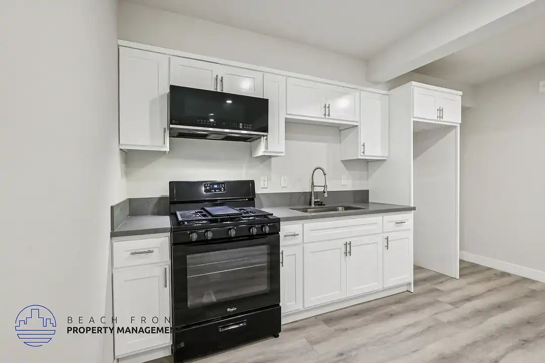 716-722 East 7th Street - View 2