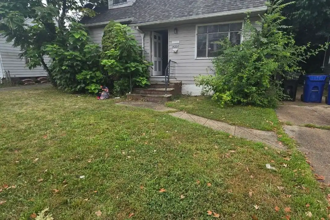 14205 Sylvia Ave – photo 1